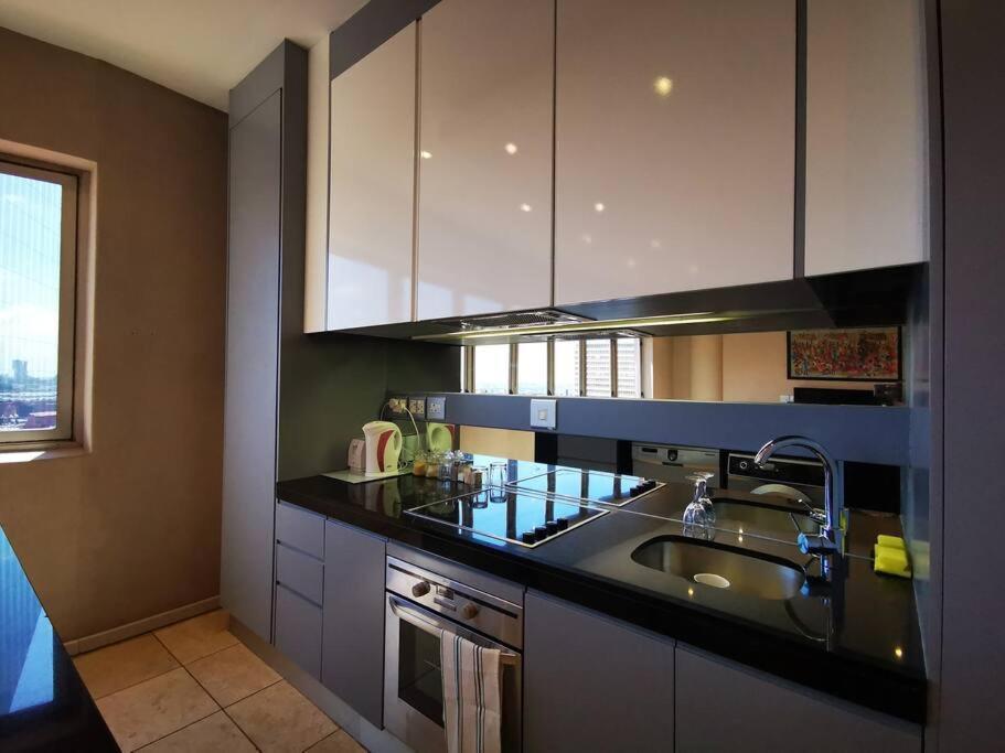 1007-Stunning Studio Apt With Incredible Joburg Views جوهانسبورغ المظهر الخارجي الصورة