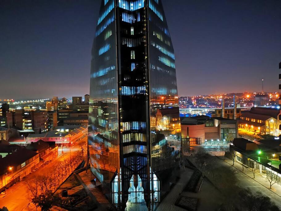 1007-Stunning Studio Apt With Incredible Joburg Views جوهانسبورغ المظهر الخارجي الصورة